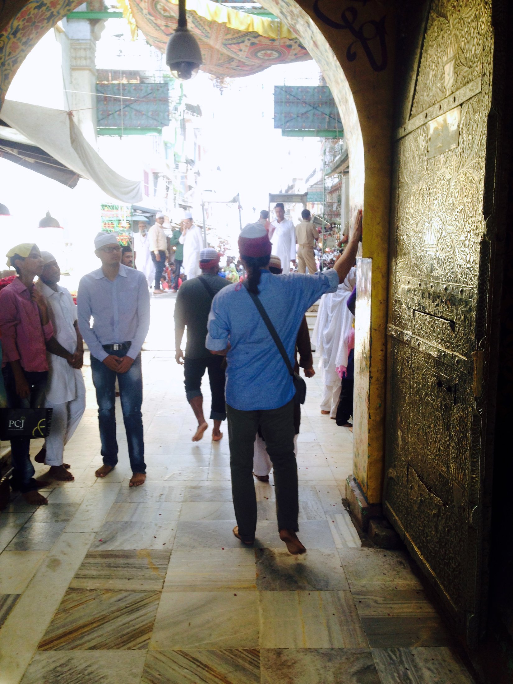 Through the old gateway, leaving the dargah. â€” Ajmer, Rajasthan Â· Oct 2014